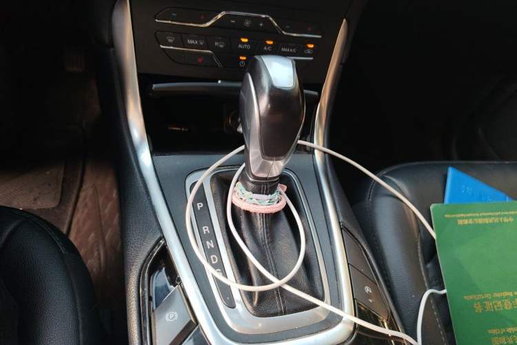 Used Ford Edge 2018 EcoBoost 245 Two-Wheel-Drive Titanium 7-Seater China V Standard Gear Lever