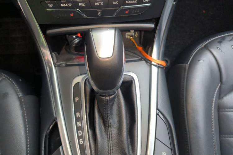 Used Ford Edge 2018 EcoBoost 245 Two-Wheel-Drive Titanium 7-Seater China V Standard Gear Lever