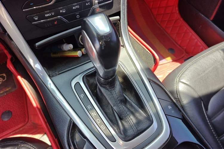 Used Ford Edge 2018 EcoBoost 245 Two-Wheel-Drive Titanium 7-Seater China V Standard Gear Lever
