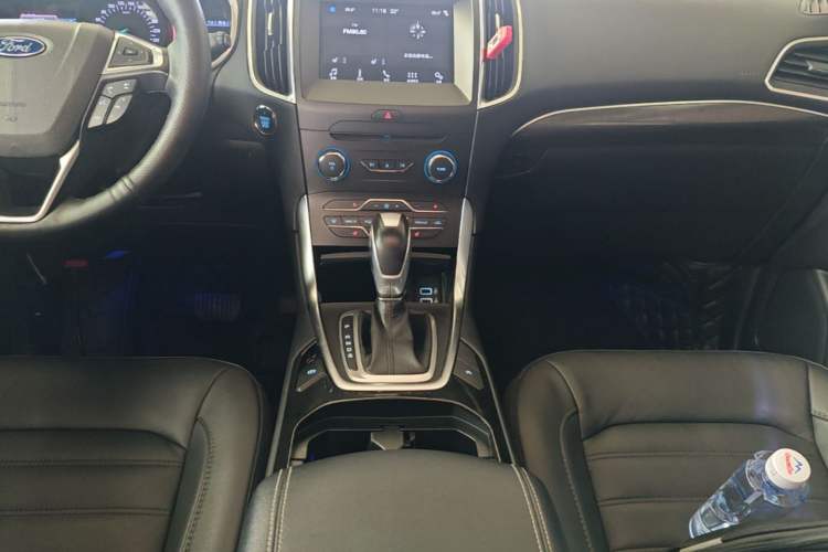 Used Ford Edge 2018 EcoBoost 245 Two-Wheel-Drive Titanium 7-Seater China V Standard Gear Lever