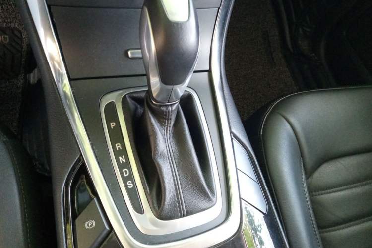 Used Ford Edge 2018 EcoBoost 245 Two-Wheel-Drive Titanium 7-Seater China V Standard Gear Lever
