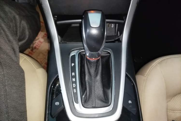 Used Ford Edge 2018 EcoBoost 245 Two-Wheel-Drive Titanium 5-Seater China V Standard Gear Lever