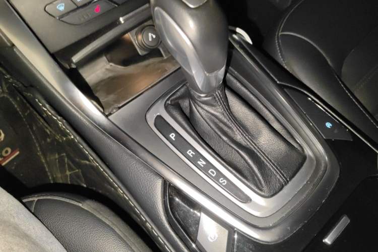 Used Ford Edge 2018 EcoBoost 245 Two-Wheel-Drive Titanium 7-Seater China VI Standard Gear Lever