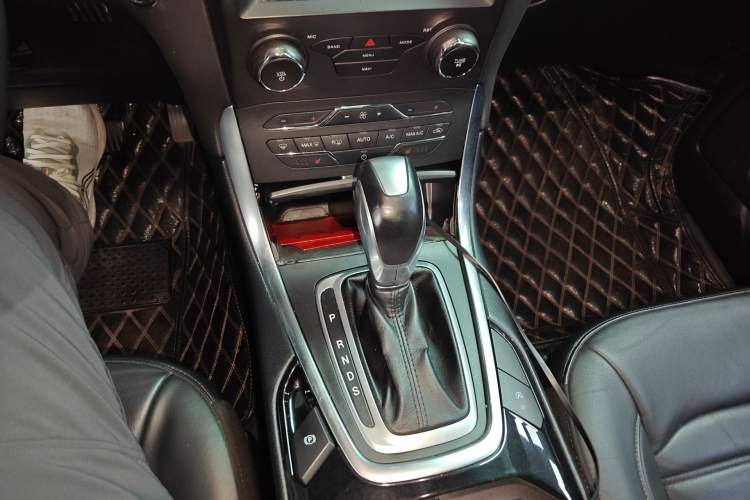 Used Ford Edge 2018 EcoBoost 245 Two-Wheel-Drive Titanium 7-Seater China V Standard Gear Lever