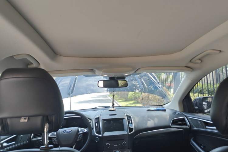 Used Ford Edge 2018 EcoBoost 245 Two-Wheel-Drive Sporty 7-Seater Headliner