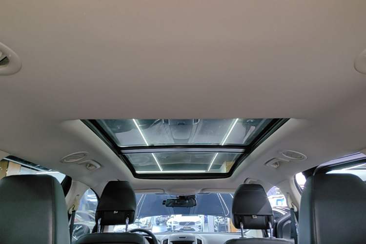 Used Ford Edge 2018 EcoBoost 245 Two-Wheel-Drive Titanium 7-Seater China VI Standard Headliner