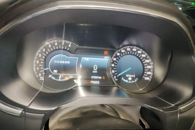 Used Ford Edge 2018 EcoBoost 245 Four-Wheel Drive Titanium 7-Seater Instrument Cluster