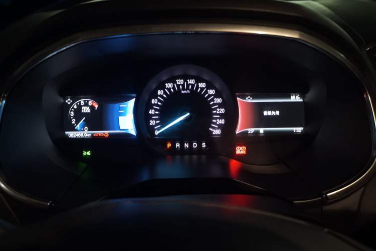 Used Ford Edge 2018 EcoBoost 245 Two-Wheel-Drive Titanium 7-Seater China V Standard Instrument Cluster