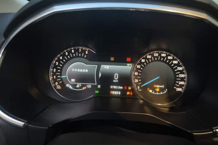 Used Ford Edge 2018 EcoBoost 245 Four-Wheel Drive Titanium 7-Seater Instrument Cluster