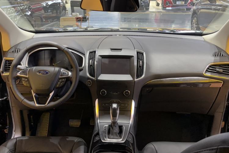Used Ford Edge 2018 EcoBoost 245 Two-Wheel-Drive Titanium 7-Seater China V Standard Interior 1