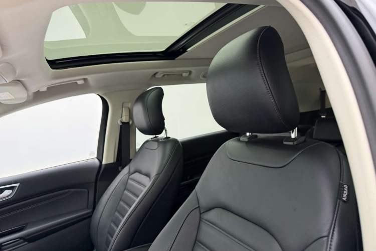 Used Ford Edge 2018 EcoBoost 245 Two-Wheel-Drive Titanium 7-Seater China V Standard Interior 1