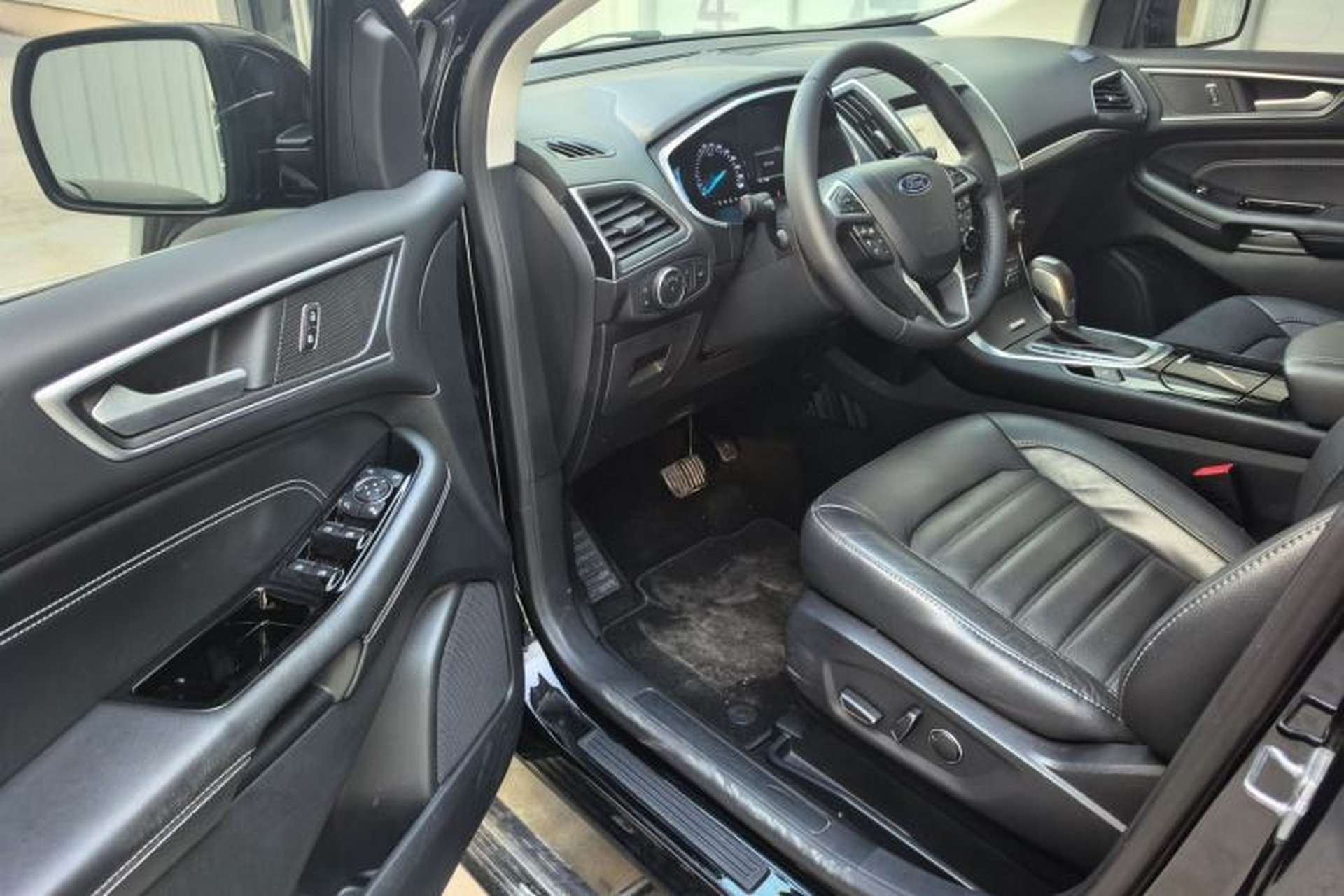 Used Ford Edge 2018 EcoBoost 245 Two-Wheel-Drive Titanium 7-Seater China V Standard Interior 1