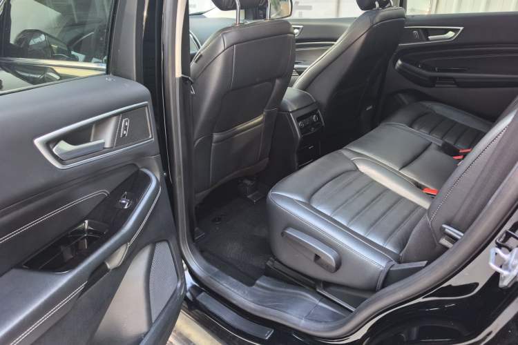 Used Ford Edge 2018 EcoBoost 245 Two-Wheel-Drive Titanium 7-Seater China V Standard Interior 2