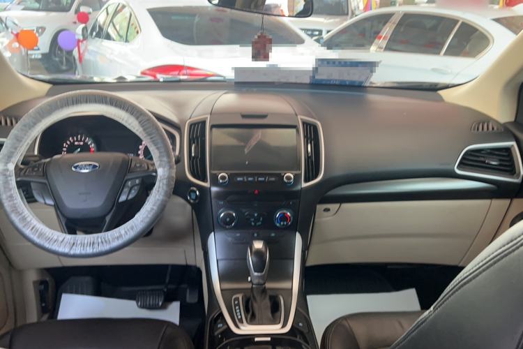 Used Ford Edge 2018 EcoBoost 245 Two-Wheel-Drive Titanium 5-Seater China V Standard Interior 3