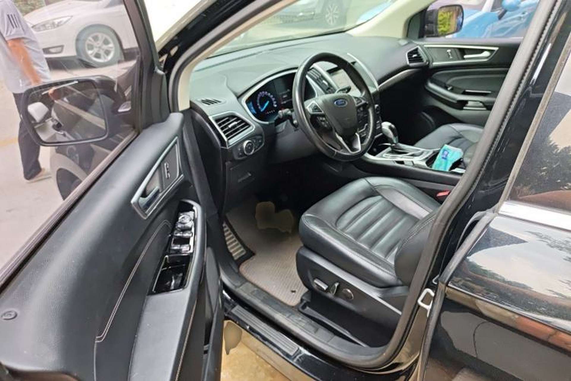Used Ford Edge 2018 EcoBoost 245 Two-Wheel-Drive Titanium 7-Seater China V Standard Interior 3