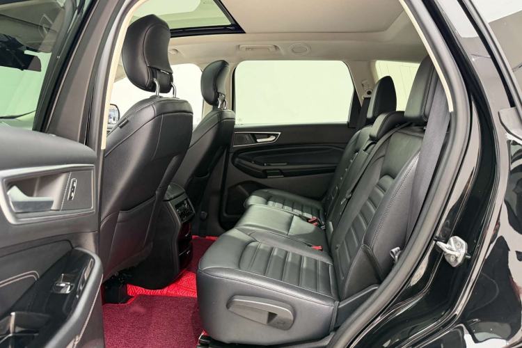 Used Ford Edge 2018 EcoBoost 245 Two-Wheel-Drive Titanium 7-Seater China V Standard Interior 3
