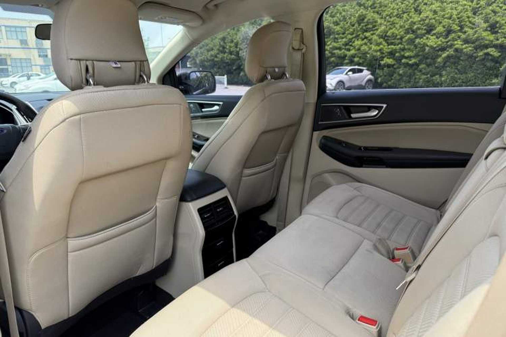 Used Ford Edge 2018 EcoBoost 245 Two-Wheel-Drive Titanium 5-Seater China V Standard Interior 3