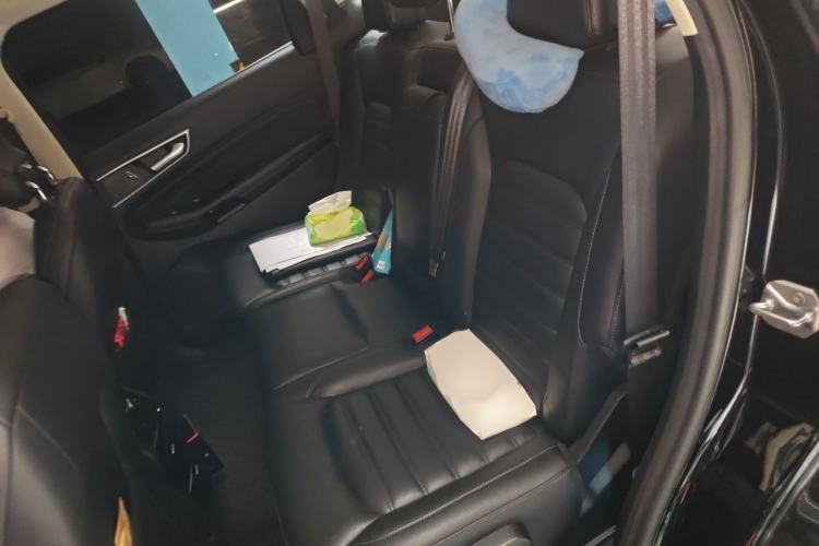 Used Ford Edge 2018 EcoBoost 245 Two-Wheel-Drive Titanium 7-Seater China V Standard Interior 4
