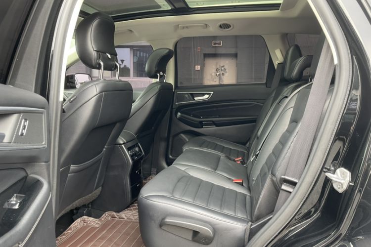 Used Ford Edge 2018 EcoBoost 245 Two-Wheel-Drive Titanium 7-Seater China V Standard Interior 4