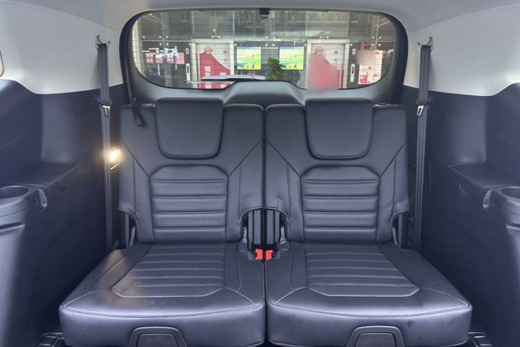 Used Ford Edge 2018 EcoBoost 245 Two-Wheel-Drive Titanium 7-Seater China VI Standard Interior 4