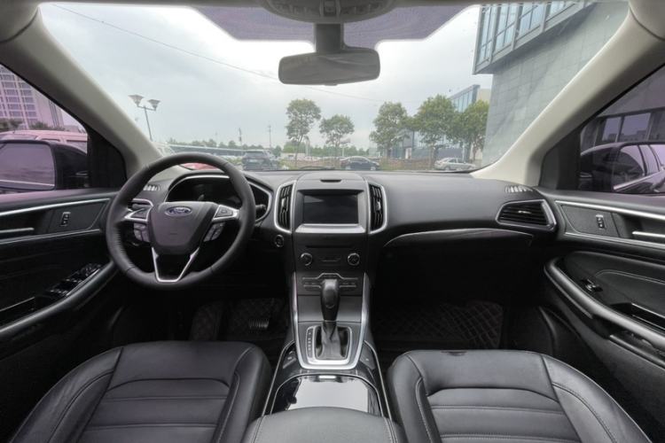 Used Ford Edge 2018 EcoBoost 245 Two-Wheel-Drive Titanium 7-Seater China V Standard Interior 5