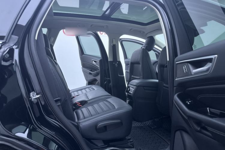 Used Ford Edge 2018 EcoBoost 245 Two-Wheel-Drive Titanium 7-Seater China VI Standard Interior 5