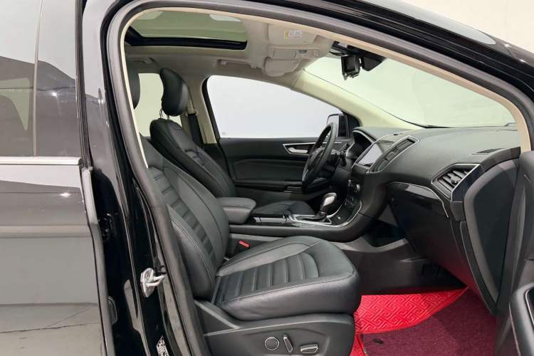 Used Ford Edge 2018 EcoBoost 245 Two-Wheel-Drive Titanium 7-Seater China V Standard Interior 6