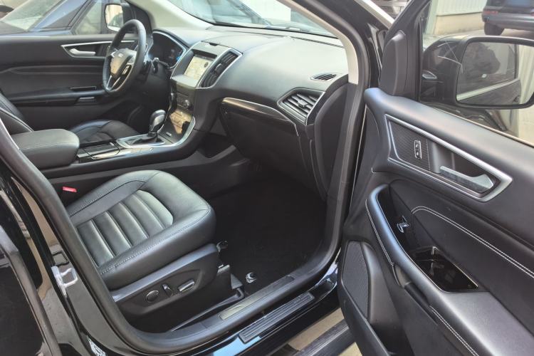 Used Ford Edge 2018 EcoBoost 245 Two-Wheel-Drive Titanium 7-Seater China V Standard Interior 6