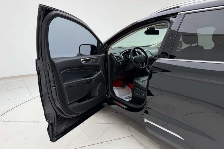Used Ford Edge 2018 EcoBoost 245 Two-Wheel-Drive Titanium 7-Seater China V Standard Interior 7