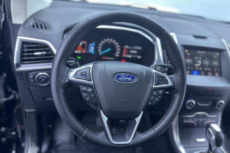 Used Ford Edge 2018 EcoBoost 245 Two-Wheel-Drive Titanium 7-Seater China VI Standard Interior 9