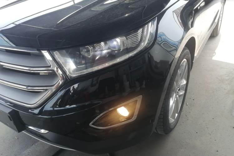Used Ford Edge 2018 EcoBoost 245 Four-Wheel Drive Titanium 7-Seater Left Front Headlight