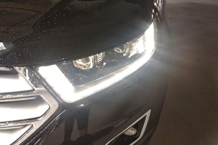 Used Ford Edge 2018 EcoBoost 245 Four-Wheel Drive Titanium 7-Seater Left Front Headlight