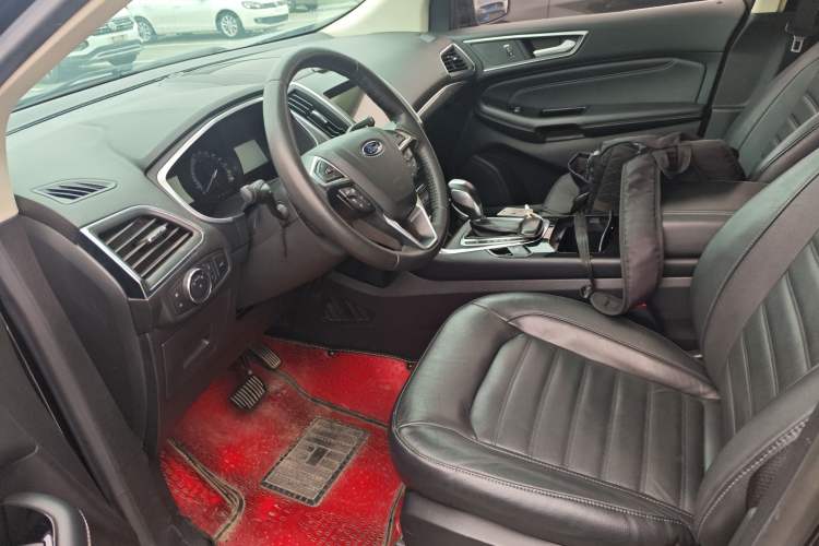 Used Ford Edge 2018 EcoBoost 245 Four-Wheel Drive Titanium 7-Seater Left Front Seat