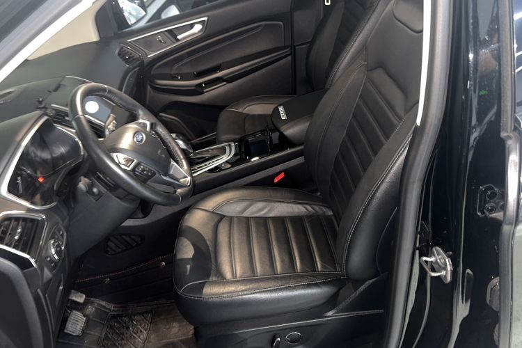 Used Ford Edge 2018 EcoBoost 245 Four-Wheel Drive Titanium 7-Seater Left Front Seat