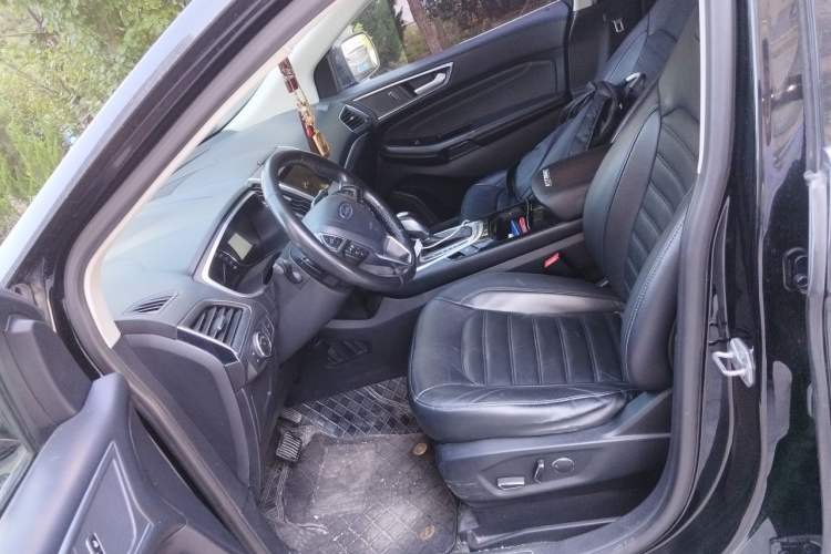 Used Ford Edge 2018 EcoBoost 245 Four-Wheel Drive Titanium 7-Seater Left Front Seat