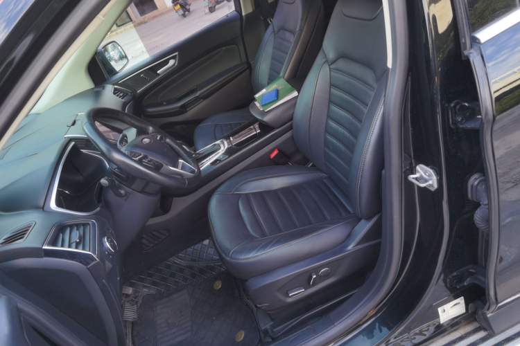 Used Ford Edge 2018 EcoBoost 245 Four-Wheel Drive Titanium 7-Seater Left Front Seat