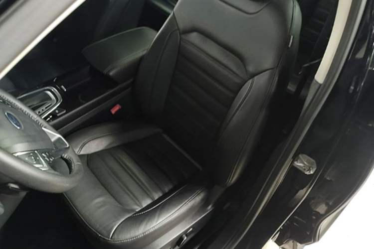 Used Ford Edge 2018 EcoBoost 245 Two-Wheel-Drive Titanium 7-Seater China VI Standard Left Front Seat