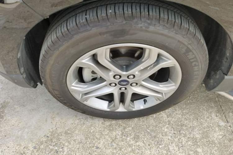 Used Ford Edge 2018 EcoBoost 245 Two-Wheel-Drive Titanium 7-Seater China VI Standard Left Front Wheel Hub