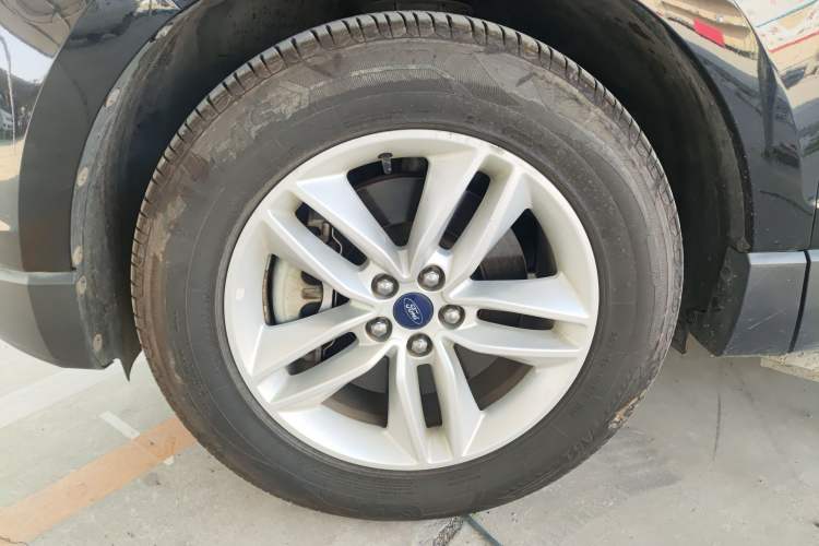 Used Ford Edge 2018 EcoBoost 245 Two-Wheel-Drive Platinum Edition 7-Seater China V Emission Standard Left Front Wheel Hub