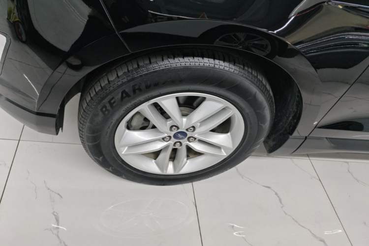 Used Ford Edge 2018 EcoBoost 245 Two-Wheel-Drive Platinum Edition 7-Seater China V Emission Standard Left Front Wheel Hub