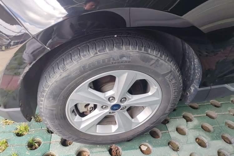 Used Ford Edge 2018 EcoBoost 245 Two-Wheel-Drive Titanium 5-Seater China V Standard Left Front Wheel Hub