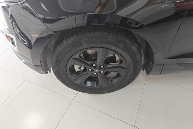 Used Ford Edge 2018 EcoBoost 245 Two-Wheel-Drive Platinum Edition 5 Seats Left Front Wheel Hub