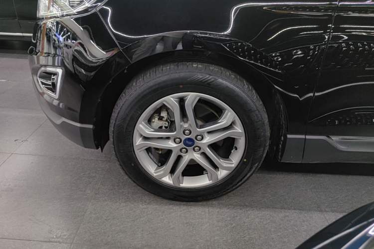 Used Ford Edge 2018 EcoBoost 245 Two-Wheel-Drive Titanium 7-Seater China VI Standard Left Front Wheel Hub