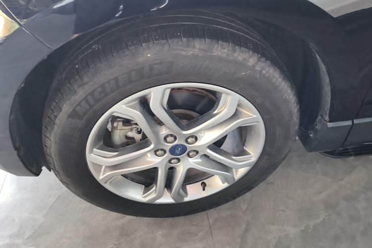 Used Ford Edge 2018 EcoBoost 245 Two-Wheel-Drive Titanium 7-Seater China V Standard Left Front Wheel Hub