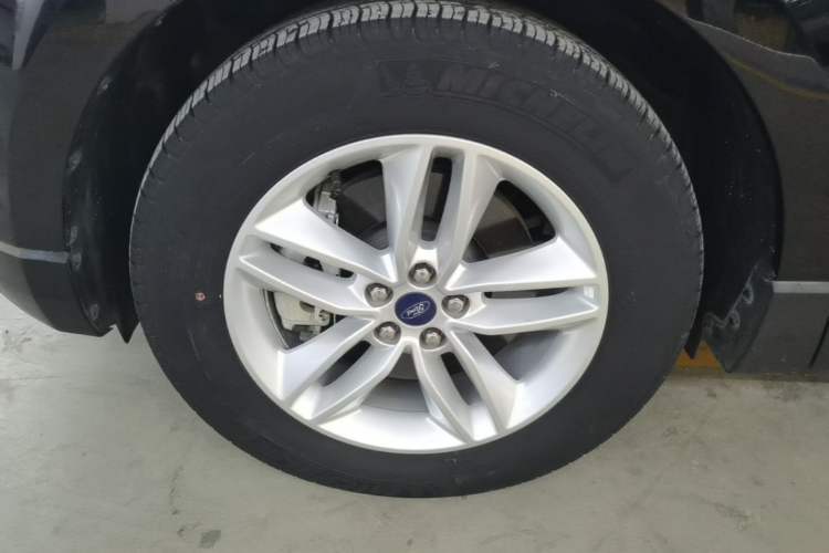Used Ford Edge 2018 Facelifted EcoBoost 245 Two-Wheel-Drive Platinum Edition 5 Seats China V Emission Standard Left Front Wheel Hub