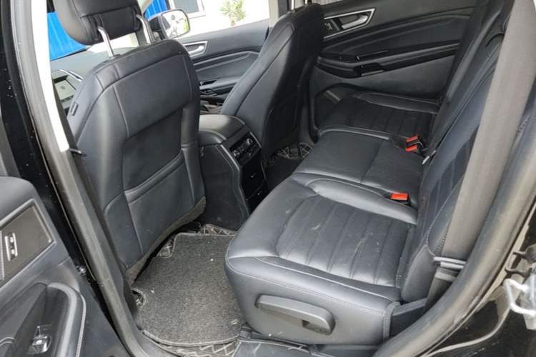 Used Ford Edge 2018 EcoBoost 245 Two-Wheel-Drive Titanium 7-Seater China VI Standard Left Rear Seat