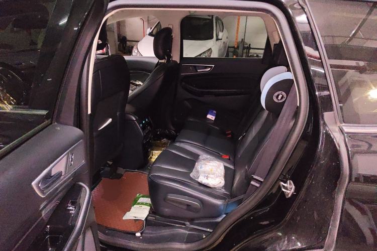 Used Ford Edge 2018 EcoBoost 245 Four-Wheel Drive Titanium 7-Seater Left Rear Seat