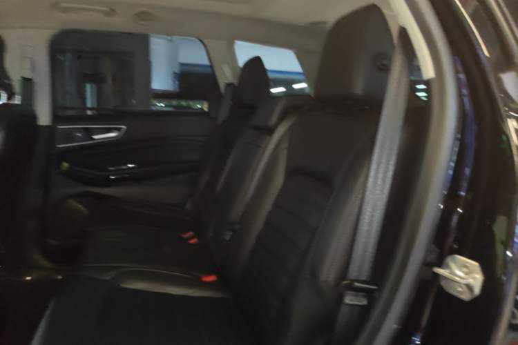 Used Ford Edge 2018 EcoBoost 245 Two-Wheel-Drive Titanium 7-Seater China VI Standard Left Rear Seat