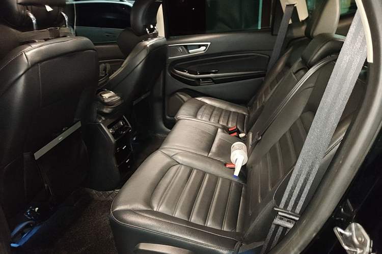Used Ford Edge 2018 EcoBoost 245 Two-Wheel-Drive Titanium 7-Seater China V Standard Left Rear Seat