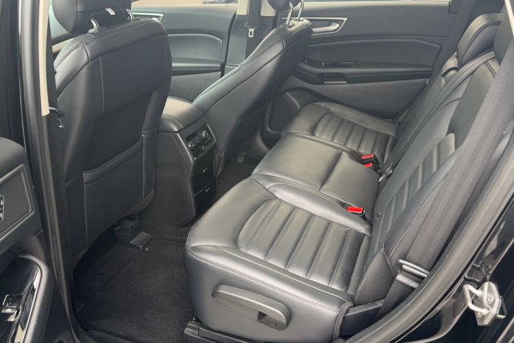 Used Ford Edge 2018 EcoBoost 245 Two-Wheel-Drive Platinum Edition 7-Seater China V Emission Standard Left Rear Seat